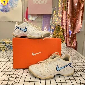 Nike White & Blue City Court VII Tennis Sneakers - 7